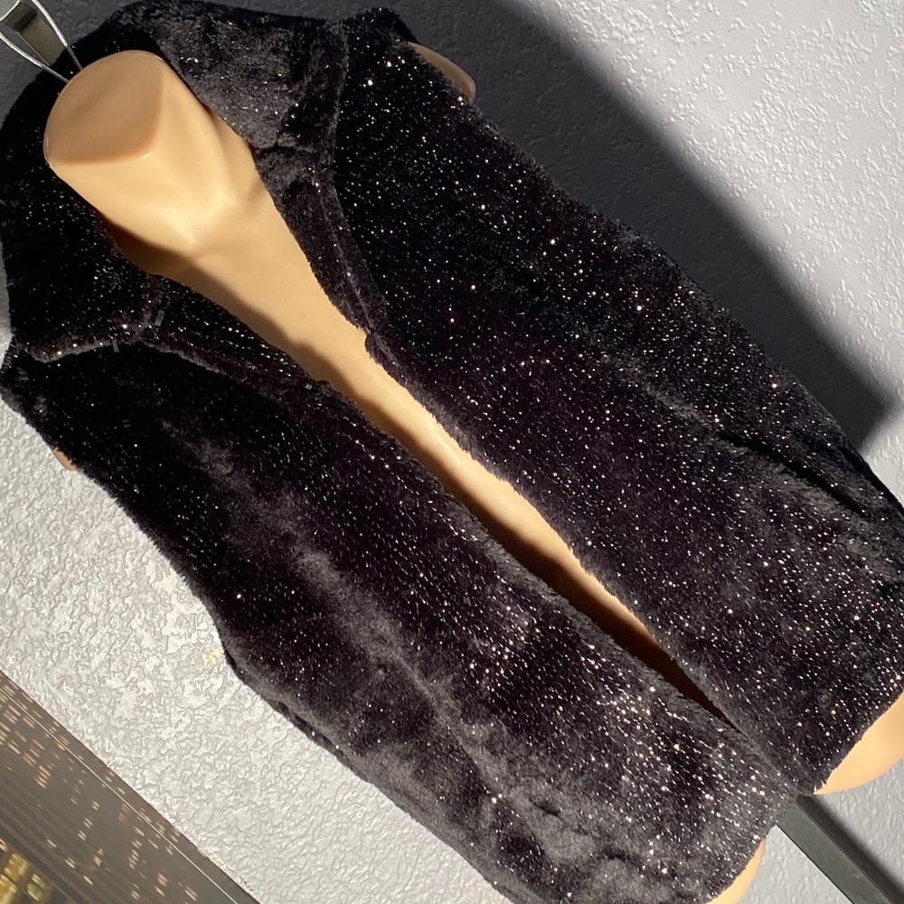 Elegant Black Faux Fur Vest